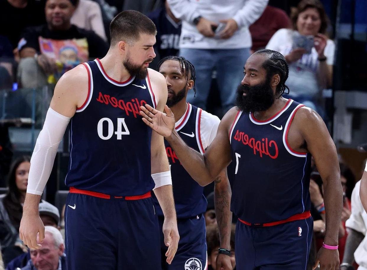 关于开拓者队新援发挥出色，带领球队力克快船的信息