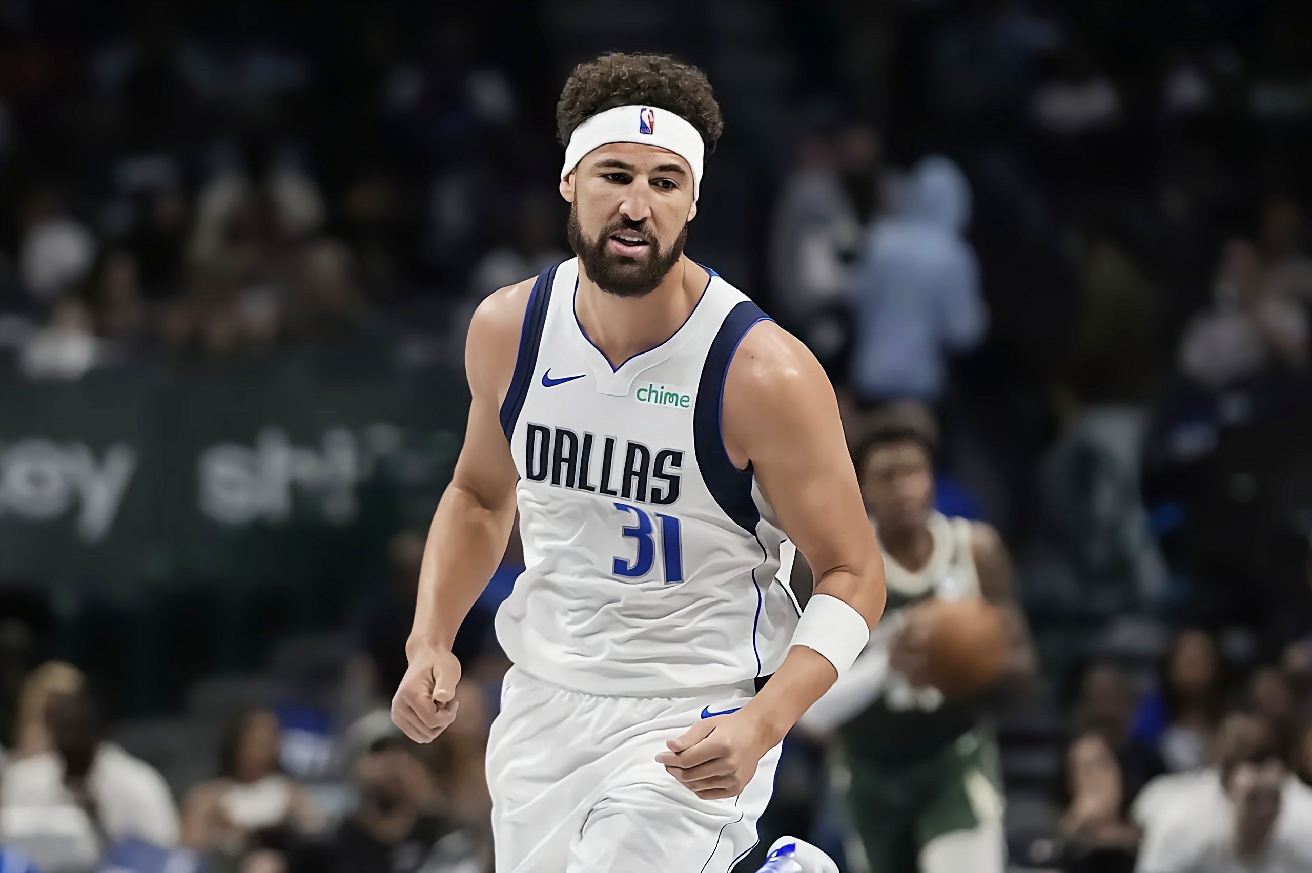 爱游戏登录入口-爵士队大胜独行侠，全队表现出色