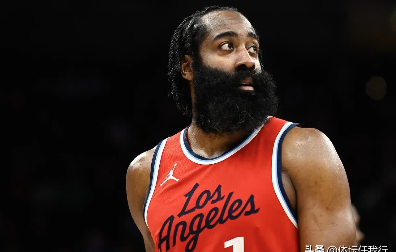 爱游戏登录-快船主场击败国王，保持不败势头