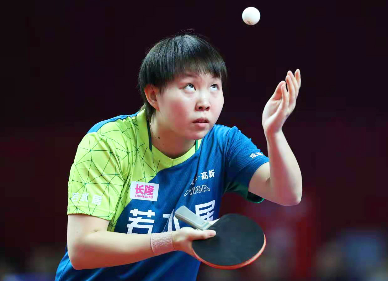 队名击败对手，取得关键胜利的简单介绍