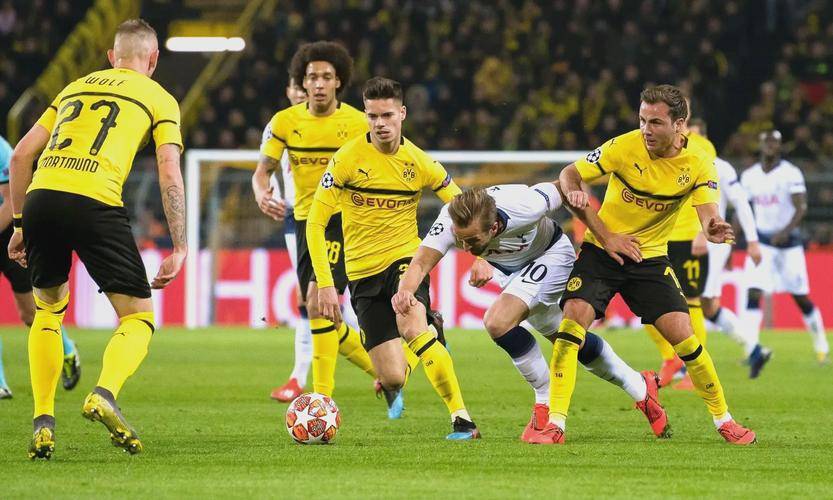 多特蒙德防守稳固,击败劲敌 多特蒙德防守稳固,击败劲敌